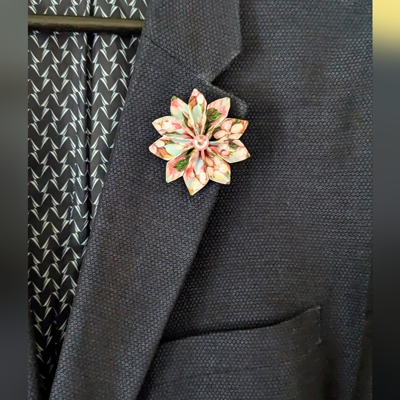 Grace Flower Lapel Pin - Picture 4 of 5